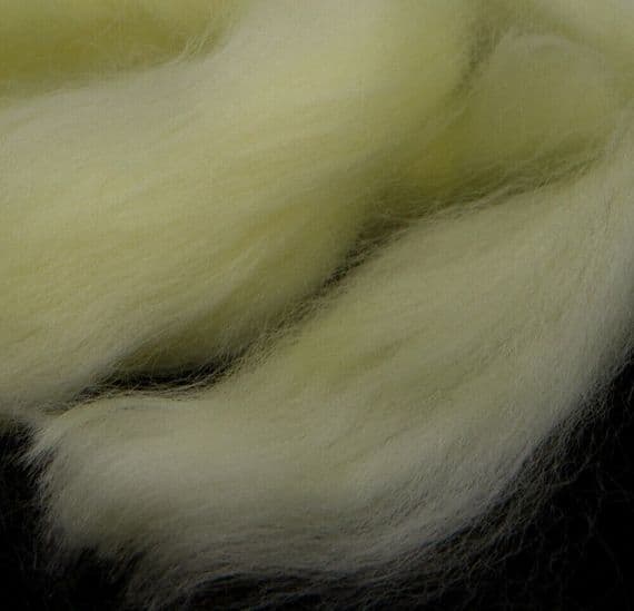 Semperfli Egg Yarn